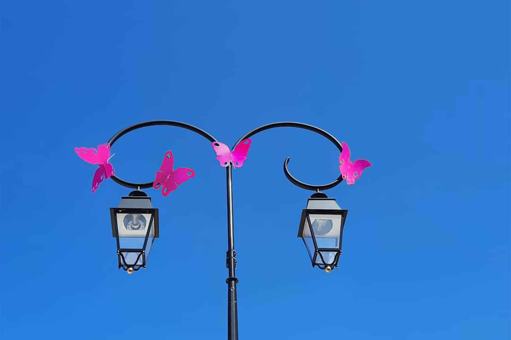 Papillons à accrocher lampadaire