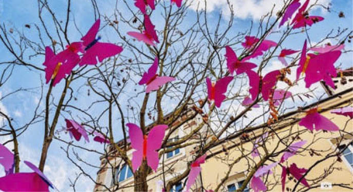 Papillons à accrocher rose