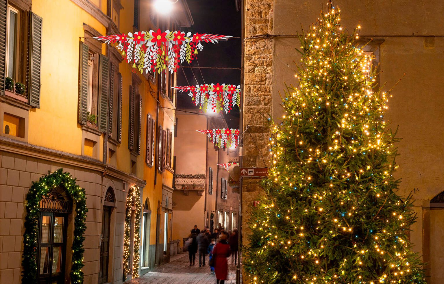 Guirlandes de Noël florales, décorations réalisées par Toutcomme